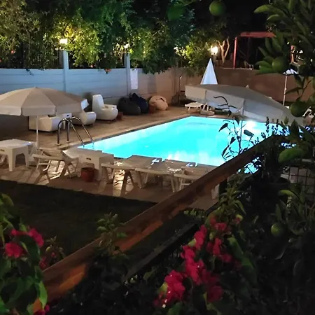 Apartment Perfectly Located In Walking Distance To The Side