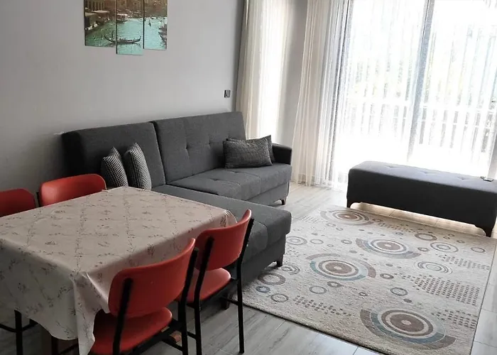 Perfectly Located In Walking Distance To The 아파트