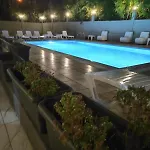 Perfectly Located In Walking Distance To The Apartmán Side
